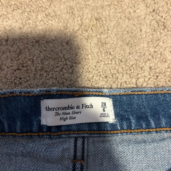Abercrombie High Rise Mom Jean Shorts - Picture 3 of 5